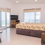 Holiday home Kuni - Salty Pool & Panorama Balchik